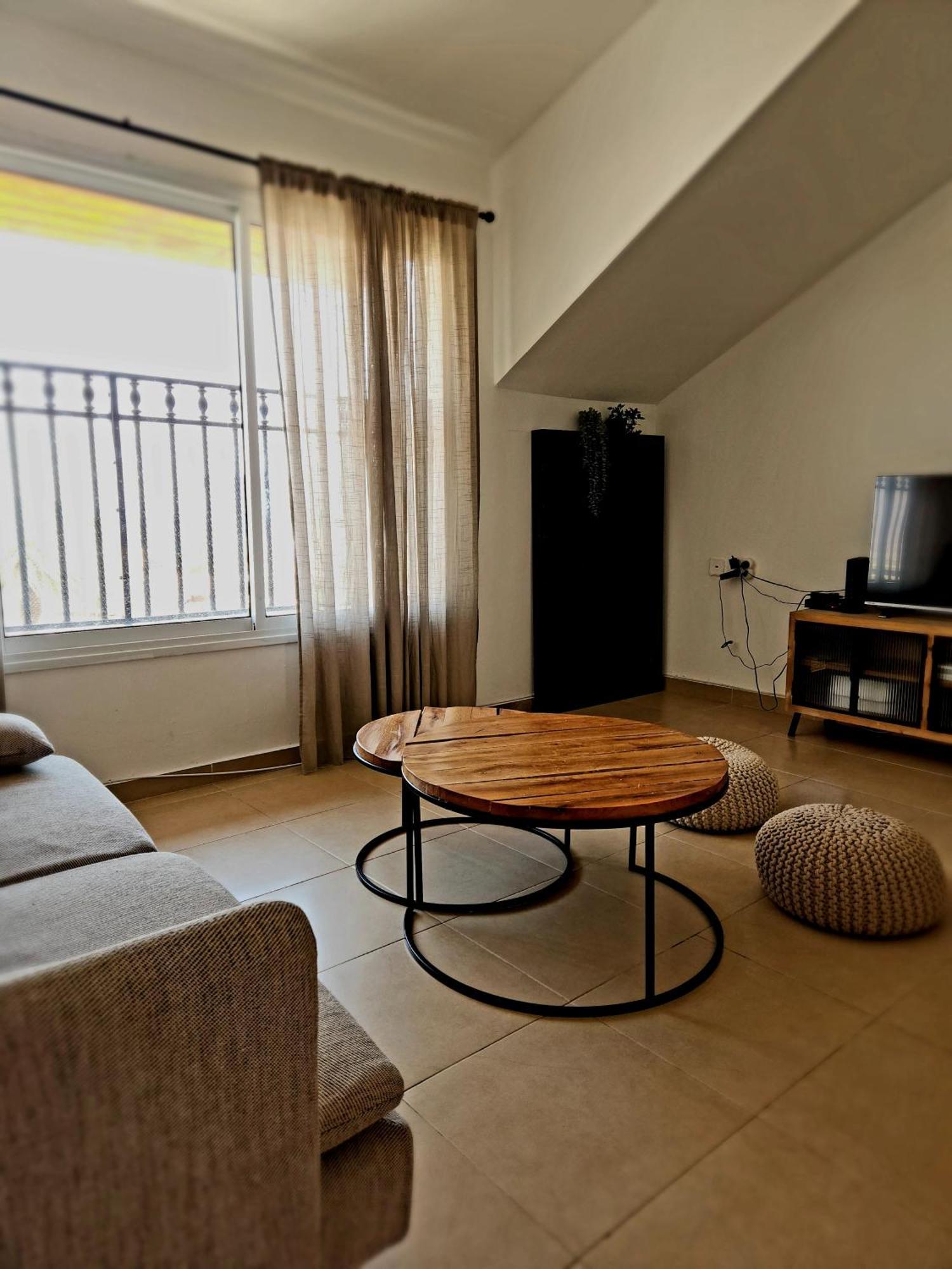 לוויס פלייס Levis Place 52 *
