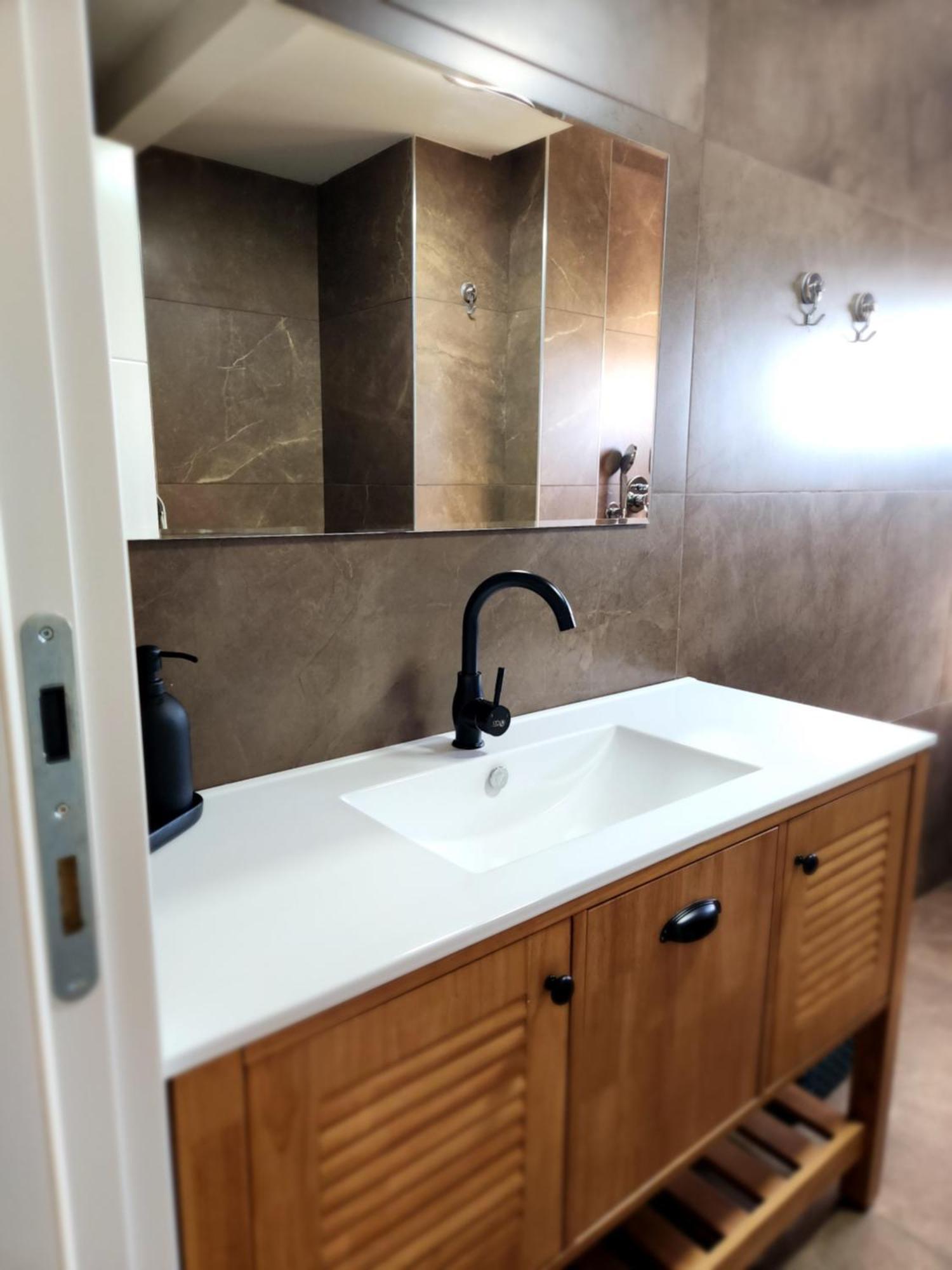 לוויס פלייס Levis Place 52 Apartment